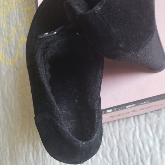 Juicy Couture Darien Suede Wedges - Picture 4 of 8